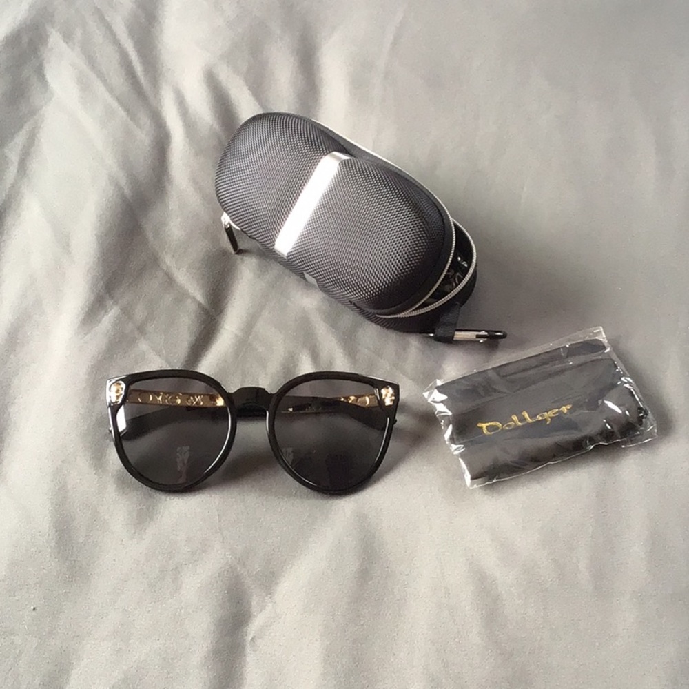 Dollger Gold Skull Sunglasses